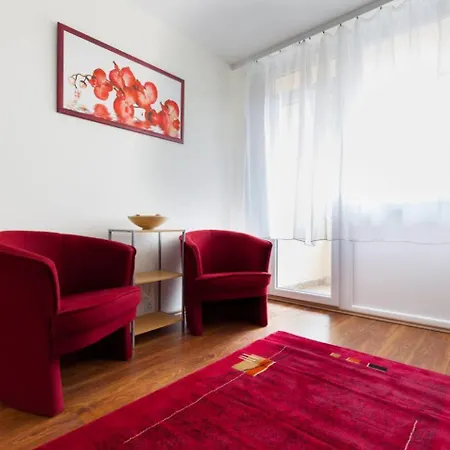 Margaret Apartment